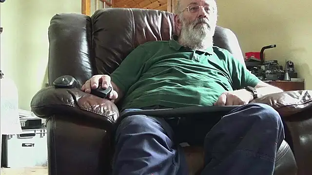 Snapshot of janzer13 chatting on May 21, 2026, 1:08 pm janzer13 online show from May 21, 2026, 1:08 pm