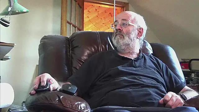 janzer13 online show from November 25, 2025, 2:39 pm