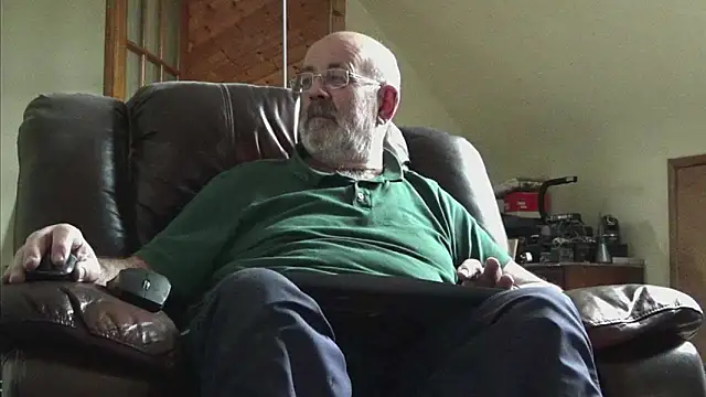 janzer13 online show from March 1, 2026, 2:06 pm