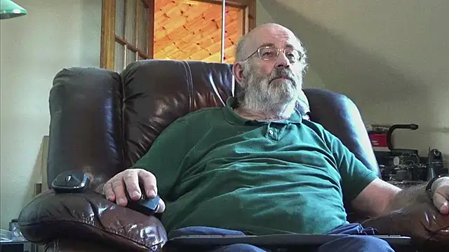 janzer13 online show from November 28, 2025, 2:06 pm