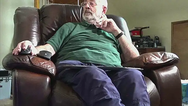 janzer13 online show from March 12, 2026, 1:59 pm