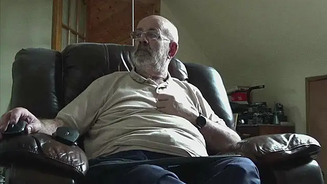 janzer13 online show from February 26, 2026, 2:28 pm