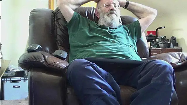 Snapshot of janzer13 chatting on May 23, 2026, 1:21 pm janzer13 online show from May 23, 2026, 1:21 pm