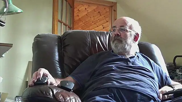 Snapshot of janzer13 chatting on October 17, 2025, 1:13 pm janzer13 online show from October 17, 2025, 1:13 pm