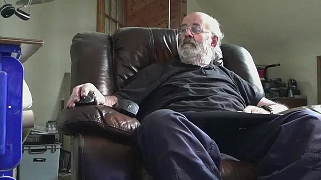 janzer13 online show from January 8, 2026, 1:50 pm