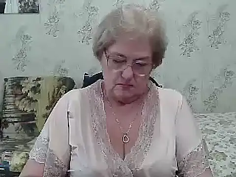 Snapshot of Renata62011 chatting on October 8, 2025, 10:50 am Renata62011 online show from October 8, 2025, 10:50 am