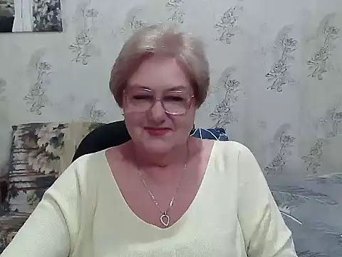 Snapshot of Renata62011 chatting on October 27, 2025, 11:22 am Renata62011 online show from October 27, 2025, 11:22 am