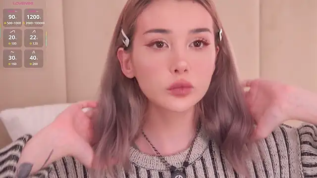 Nesolla online show from December 15, 2025, 7:20 pm