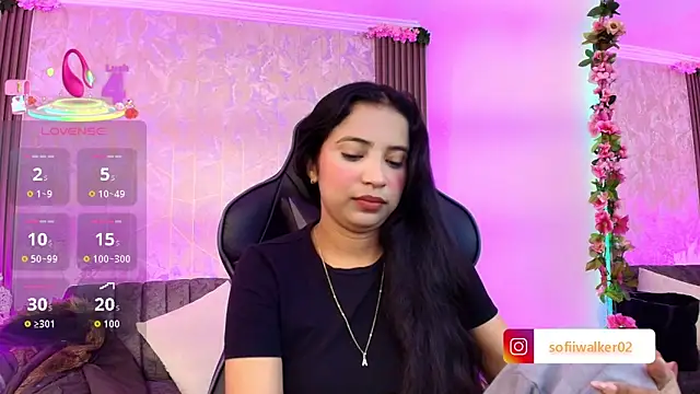 SophiaWalker 1 online show from October 18, 2025, 12:18 pm