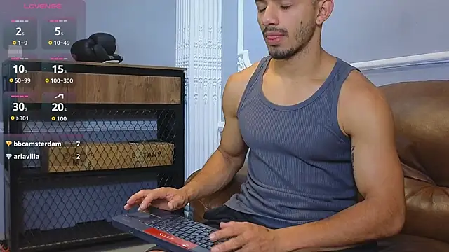 Snapshot of ArturoCardona_ chatting on October 9, 2025, 12:17 pm ArturoCardona online show from October 9, 2025, 12:17 pm