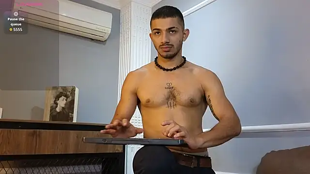 Snapshot of ArturoCardona_ chatting on October 8, 2025, 11:34 am ArturoCardona online show from October 8, 2025, 11:34 am