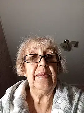 Snapshot of Anatolia5961 chatting on October 22, 2025, 3:28 am Anatolia5961 online show from October 22, 2025, 3:28 am