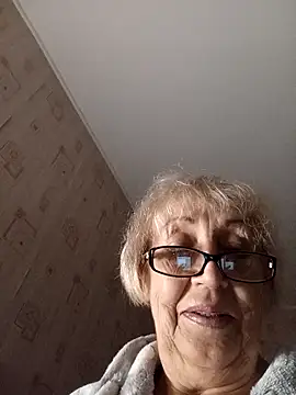 Snapshot of Anatolia5961 chatting on October 22, 2025, 3:33 pm Anatolia5961 online show from October 22, 2025, 3:33 pm