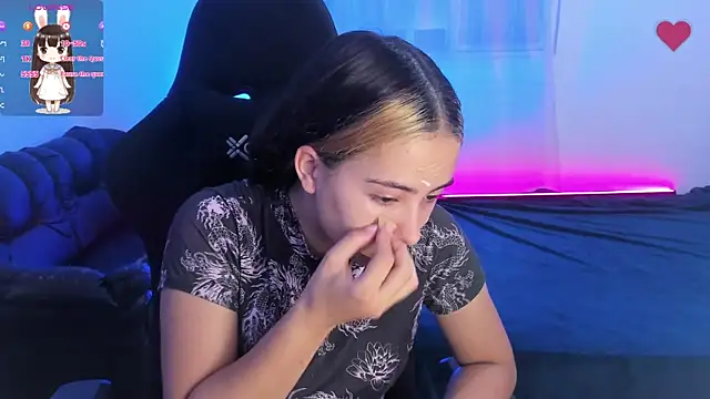 Aishelyng online show from September 26, 2025, 8:49 pm