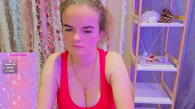 Snapshot of Luisa_Rosee chatting on October 14, 2025, 7:36 pm Luisa Rosee online show from October 14, 2025, 7:36 pm