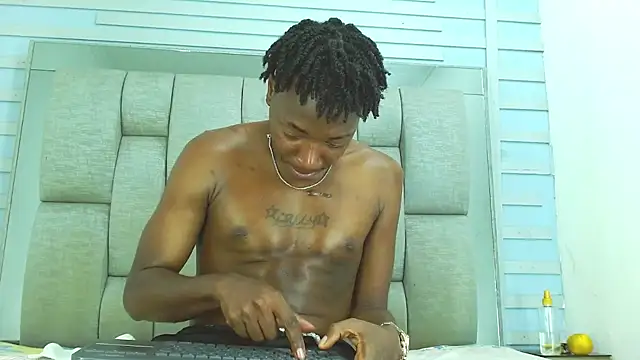 Snapshot of Black_Fire10 chatting on September 10, 2025, 6:40 pm Black Fire10 online show from September 10, 2025, 6:40 pm