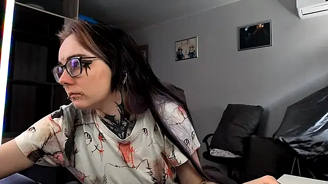 HighelikeGirl online show from October 2, 2025, 8:29 am