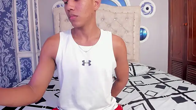 KingStark  online show from December 14, 2025, 4:40 am