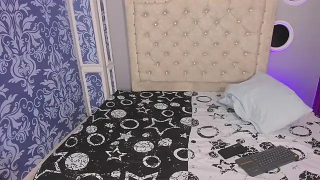 KingStark  online show from October 5, 2025, 11:23 am