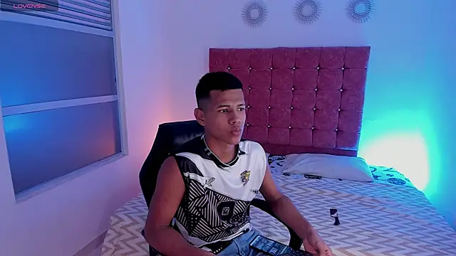 KingStark  online show from September 20, 2025, 12:21 pm