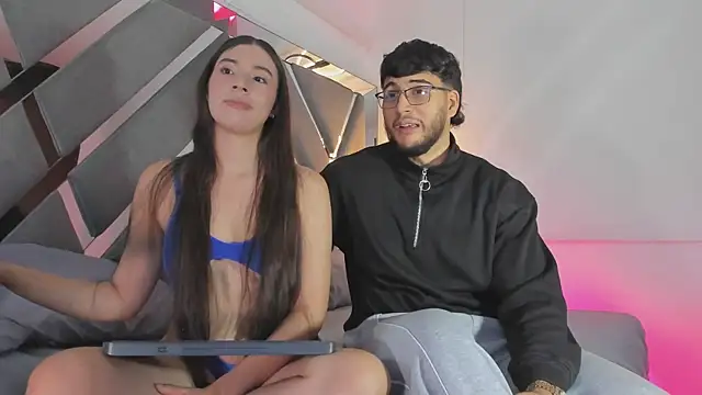 MikeandLucy online show from September 18, 2025, 5:32 am