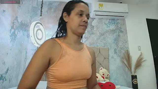 DarcyMooree online show from September 30, 2025, 12:55 pm