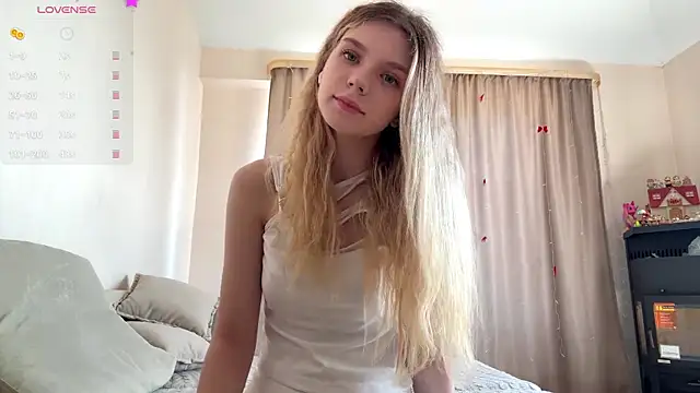 Snapshot of FruityXo chatting on July 17, 2026, 11:40 am FruityXo online show from July 17, 2026, 11:40 am