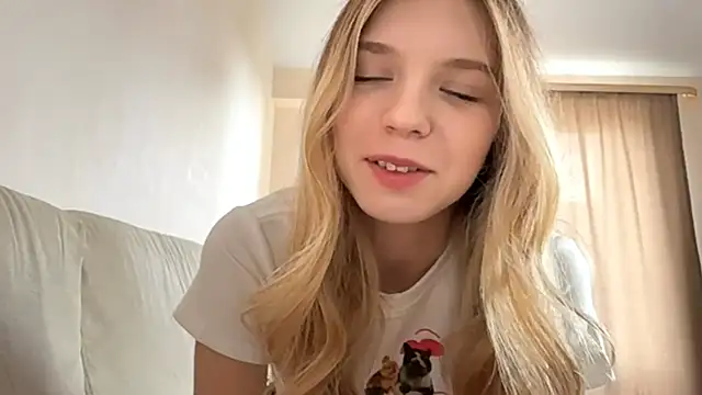 FruityXo online show from October 9, 2025, 11:33 am