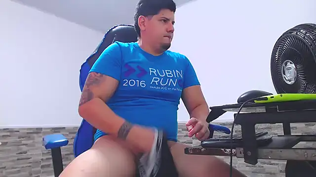 Snapshot of mister_cum1999 chatting on October 18, 2025, 6:32 pm mister cum1999 online show from October 18, 2025, 6:32 pm