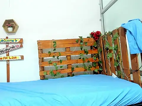 Snapshot of cris_dulce chatting on March 3, 2026, 8:16 pm cris dulce online show from March 3, 2026, 8:16 pm