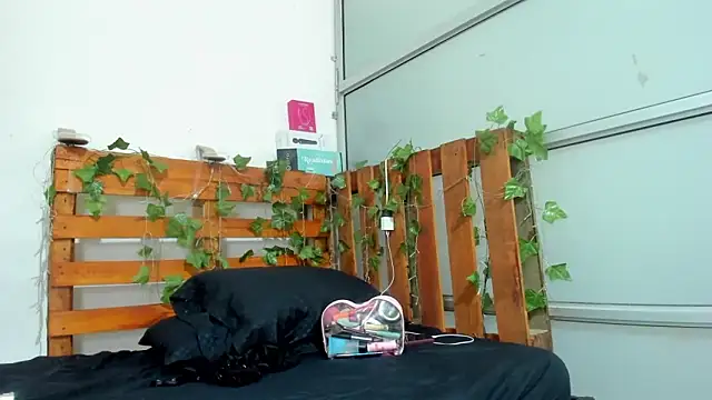 cris dulce online show from April 10, 2026, 6:59 pm