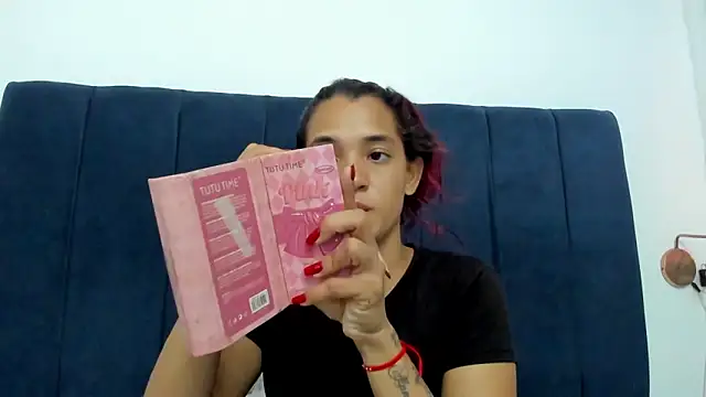 Snapshot of cris_dulce chatting on June 10, 2026, 7:15 pm cris dulce online show from June 10, 2026, 7:15 pm