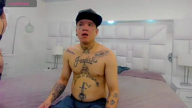 Snapshot of Dangerous_couple_ chatting on October 31, 2025, 6:37 pm Dangerous couple  online show from October 31, 2025, 6:37 pm