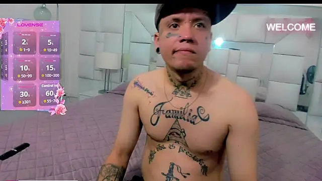 Snapshot of Dangerous_couple_ chatting on October 10, 2025, 7:04 pm Dangerous couple  online show from October 10, 2025, 7:04 pm