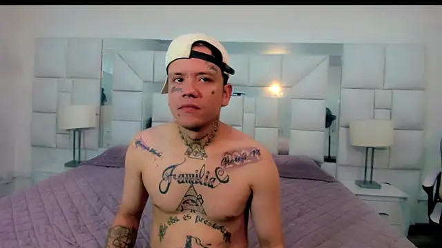 Snapshot of Dangerous_couple_ chatting on October 17, 2025, 8:10 pm Dangerous couple  online show from October 17, 2025, 8:10 pm