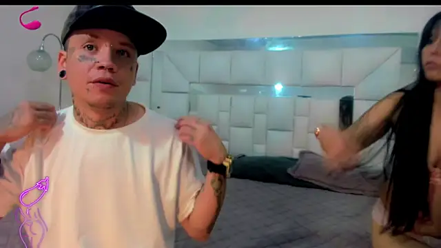 Snapshot of Dangerous_couple_ chatting on October 8, 2025, 3:08 am Dangerous couple  online show from October 8, 2025, 3:08 am