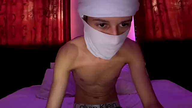 holydirt luxeno1 online show from October 16, 2025, 12:02 pm