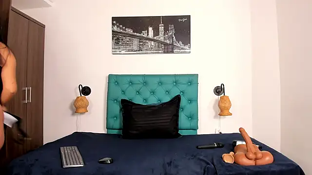 juliana 13 online show from September 16, 2025, 6:42 pm