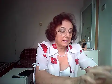 Snapshot of Julia54391 chatting on October 19, 2025, 8:28 am Julia54391 online show from October 19, 2025, 8:28 am