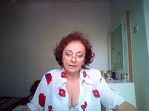 Snapshot of Julia54391 chatting on October 2, 2025, 7:01 am Julia54391 online show from October 2, 2025, 7:01 am