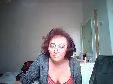 Snapshot of Julia54391 chatting on October 6, 2025, 10:38 am Julia54391 online show from October 6, 2025, 10:38 am