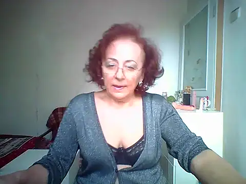 Snapshot of Julia54391 chatting on October 5, 2025, 6:26 am Julia54391 online show from October 5, 2025, 6:26 am