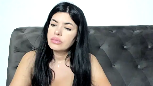 Snapshot of Aeenna chatting on September 12, 2025, 1:44 pm Aeenna online show from September 12, 2025, 1:44 pm