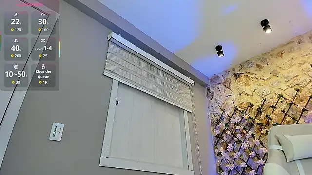 Snapshot of VenusBlazer chatting on February 23, 2026, 1:44 pm VenusBlazer online show from February 23, 2026, 1:44 pm