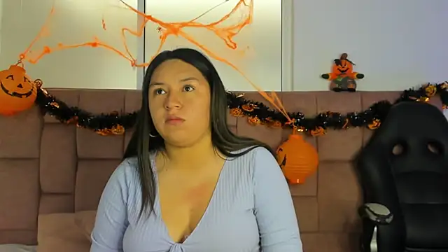 Snapshot of BellaRoux1 chatting on October 3, 2025, 12:06 pm BellaRoux1 online show from October 3, 2025, 12:06 pm