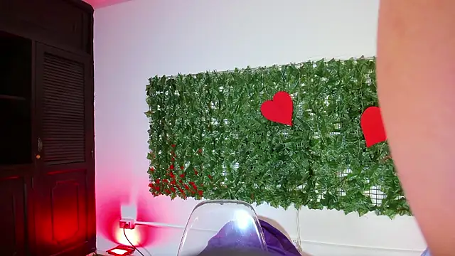 BellaRoux1 online show from February 17, 2026, 12:24 pm