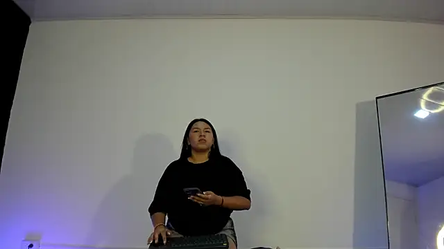 Snapshot of BellaRoux1 chatting on September 20, 2025, 11:59 am BellaRoux1 online show from September 20, 2025, 11:59 am