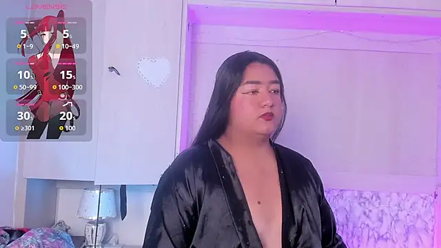 LilyWhitney online show from November 9, 2025, 4:05 am