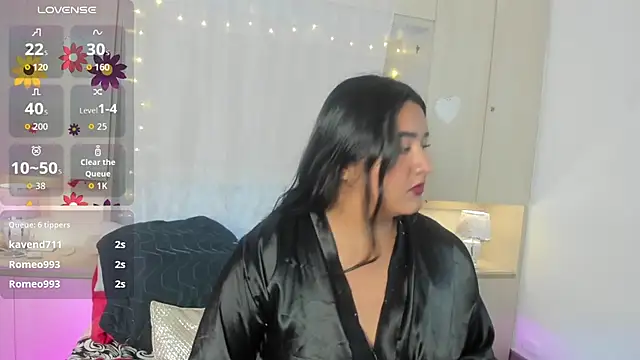 Snapshot of LilyWhitney chatting on October 31, 2025, 4:09 am LilyWhitney online show from October 31, 2025, 4:09 am