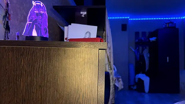 LauretteRagar online show from September 11, 2025, 5:46 pm